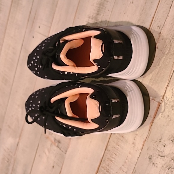 UNDER ARMOUR Women’s Black Charged Breathe MCRPRNT Shoes Size 6 - Picture 4 of 10